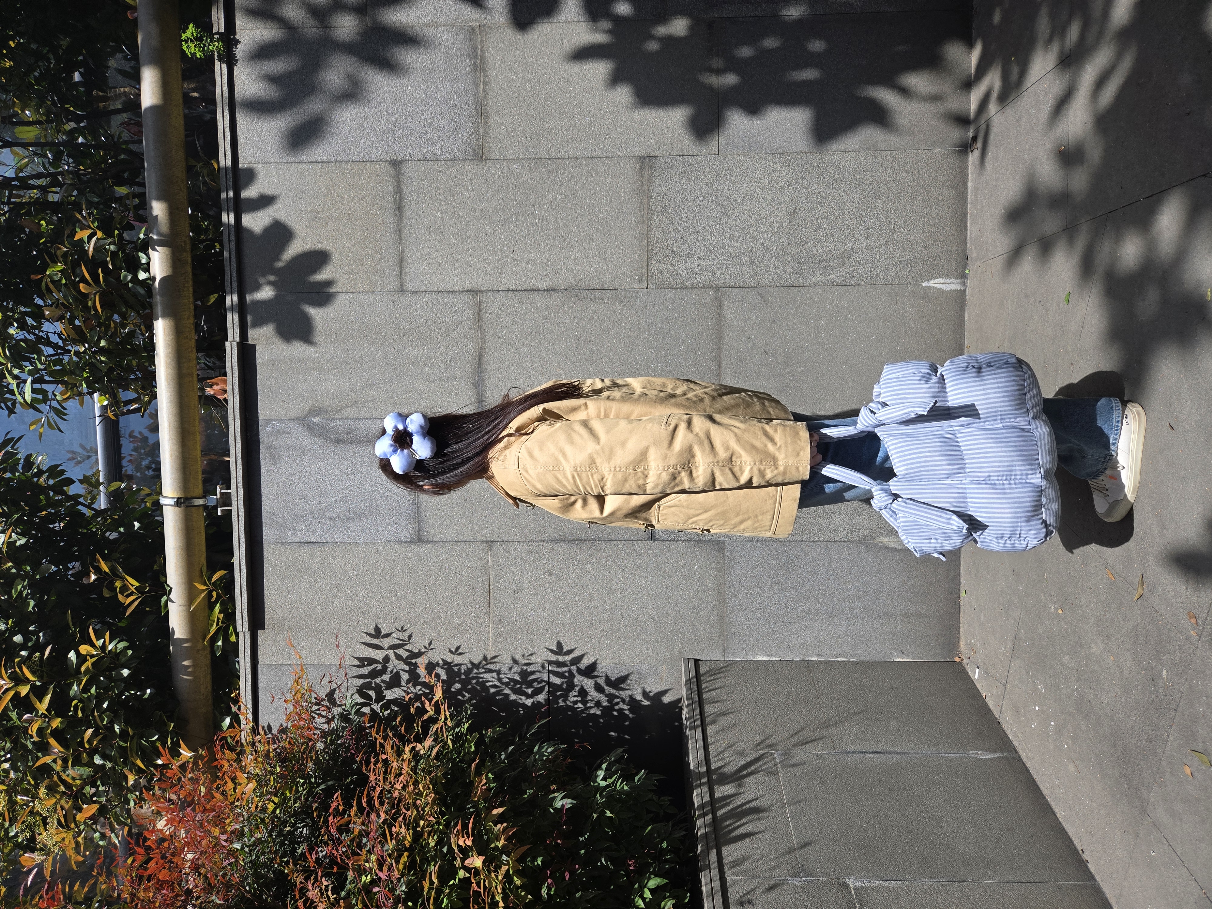 El Yapımı Scrunchie & Toka – Mini Blooming Daisy (Babyblue) - El yapımı butik tasarım 1